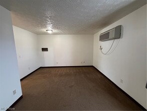 4107 Orchard Dale Dr NW in Canton, OH - Building Photo - Building Photo