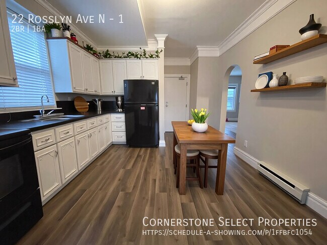 22 Rosslyn Ave N in Hamilton, ON - Building Photo - Building Photo