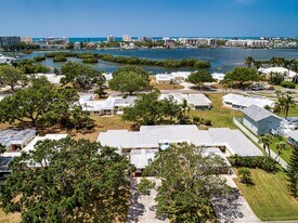 5920 Driftwood Ave in Sarasota, FL - Building Photo
