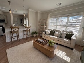 74 Rockingham Rd in Derry, NH - Building Photo - Building Photo