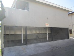 2901 W Rosecrans Ave in Gardena, CA - Building Photo - Building Photo