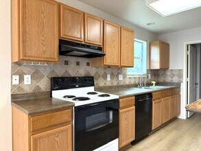 195 Cazador Dr in San Marcos, TX - Building Photo - Building Photo