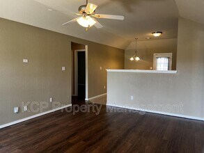 210 Regency Dr in Barling, AR - Foto de edificio - Building Photo