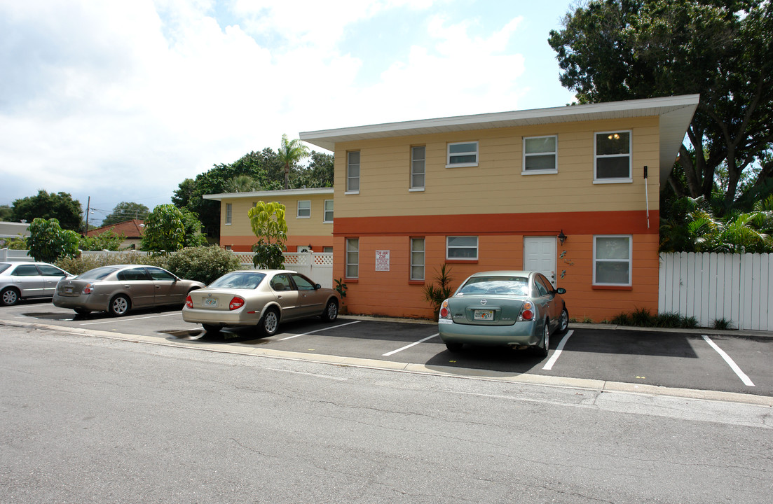 1527 5th St N in St. Petersburg, FL - Building Photo