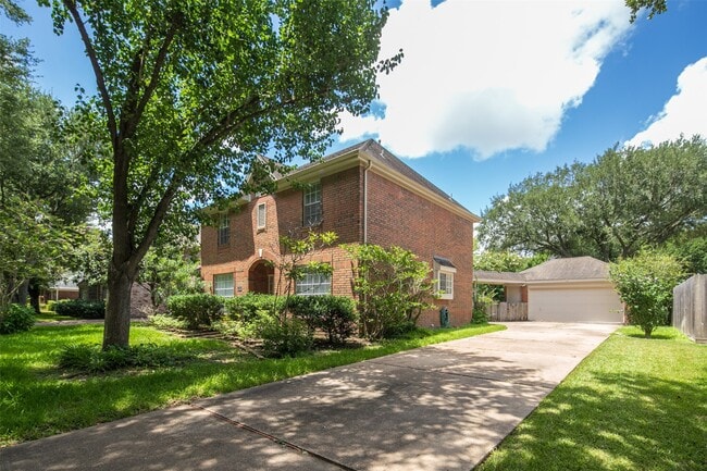 1711 S Medio River Cir in Sugar Land, TX - Building Photo - Building Photo