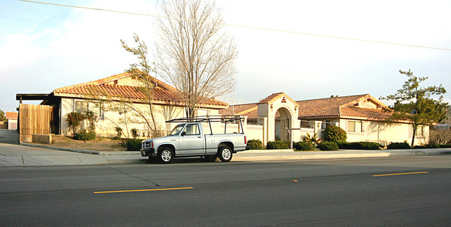 The Chelsey Court Apartments in Yucca Valley, CA - Foto de edificio - Building Photo