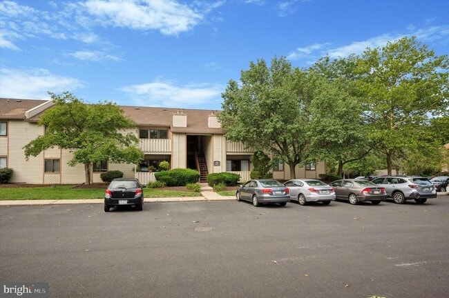 206 Hickory Ct