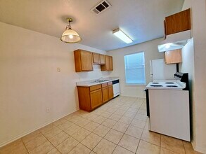 5706 Greengate Dr in Killeen, TX - Foto de edificio - Building Photo