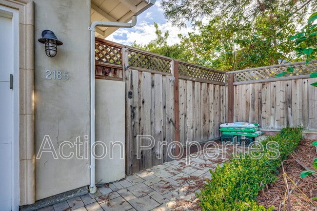 2185 Chuleta Ct in Los Altos, CA - Building Photo - Building Photo