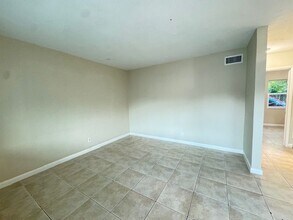 766 NW 42nd St in Fort Lauderdale, FL - Building Photo - Building Photo