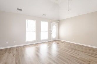 5596 Walden Valley Cove, Unit 1 in Memphis, TN - Foto de edificio - Building Photo