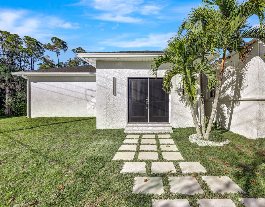 171 5th St in Naples, FL - Building Photo