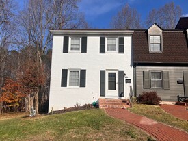 83 Georgetown Green