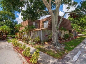 1166 6th Ave in Vero Beach, FL - Building Photo - Building Photo