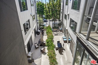 9955 Durant Dr in Beverly Hills, CA - Building Photo - Building Photo