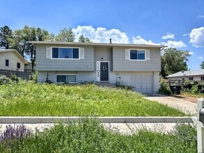 1105 Mt View Ln in Colorado Springs, CO - Building Photo - Building Photo