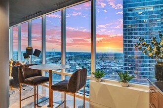 2430 Victory Park in Dallas, TX - Building Photo - Building Photo