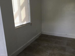 699 NE 86th St-Unit -# 699UNIT1 in Miami, FL - Building Photo - Building Photo