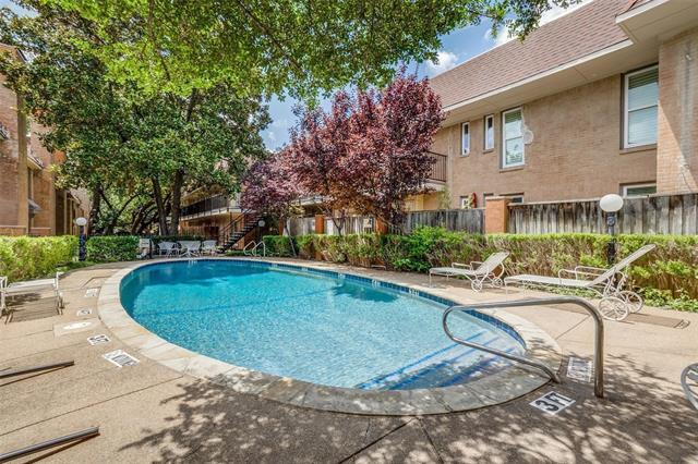 7830 Meadow Park Dr in Dallas, TX - Building Photo - Building Photo