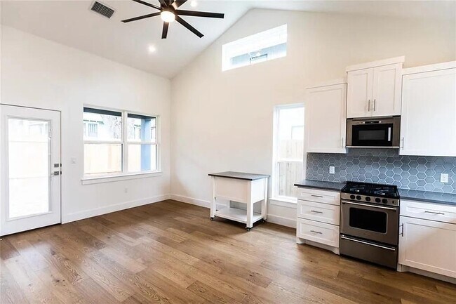 409 W 35th St in Austin, TX - Building Photo - Building Photo