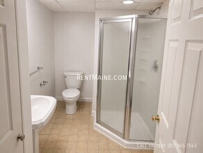 104 Main St in Winterport, ME - Building Photo - Building Photo