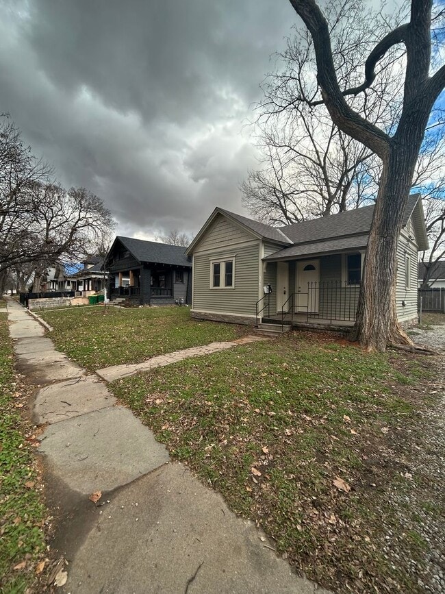 property at 326 N Volutsia