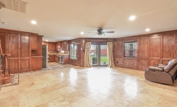 10126 Rosbrook Dr in Houston, TX - Building Photo - Building Photo