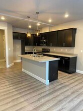 8217 Mentra St in Anchorage, AK - Building Photo - Building Photo
