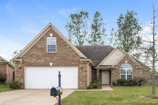 3835 Farm Pond Cove W, Unit 19E in Southaven, MS - Building Photo
