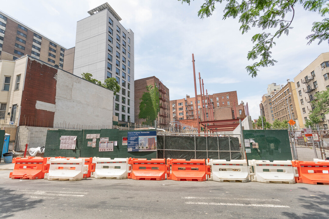 218 Bush St in Bronx, NY - Building Photo