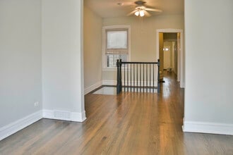 1460 W Grace St, Unit 1 in Chicago, IL - Building Photo - Building Photo