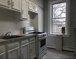 85 E 25th St, Unit 14 in Bayonne, NJ - Building Photo