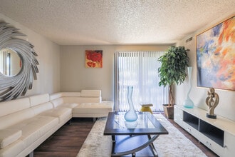 Village Park at Barclay Square in Wichita, KS - Building Photo - Building Photo