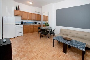 10 W 25th St in New York, NY - Building Photo