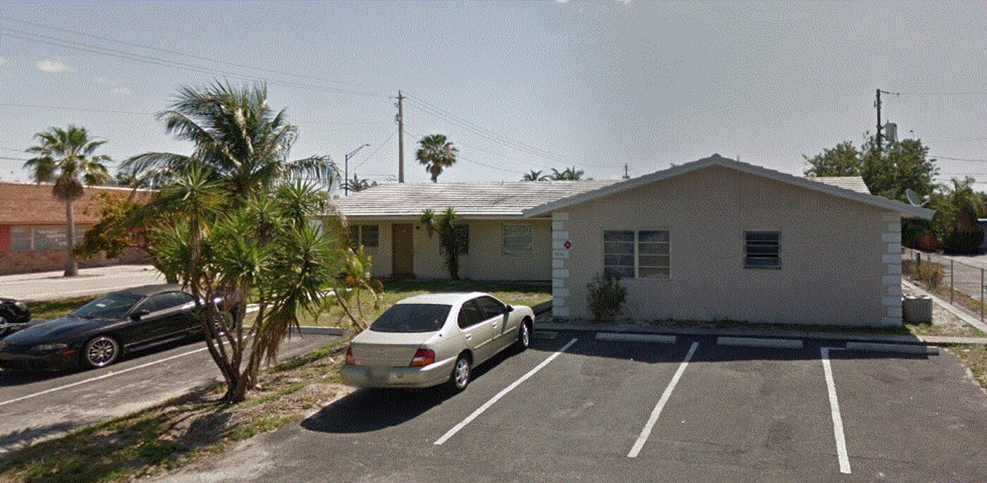 Elliot -3498 NE 11 Ave in Oakland Park, FL - Building Photo