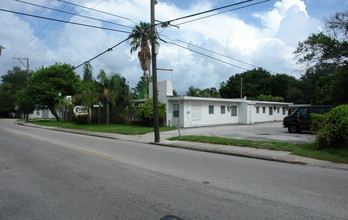 Regency Villas in St. Petersburg, FL - Building Photo - Building Photo