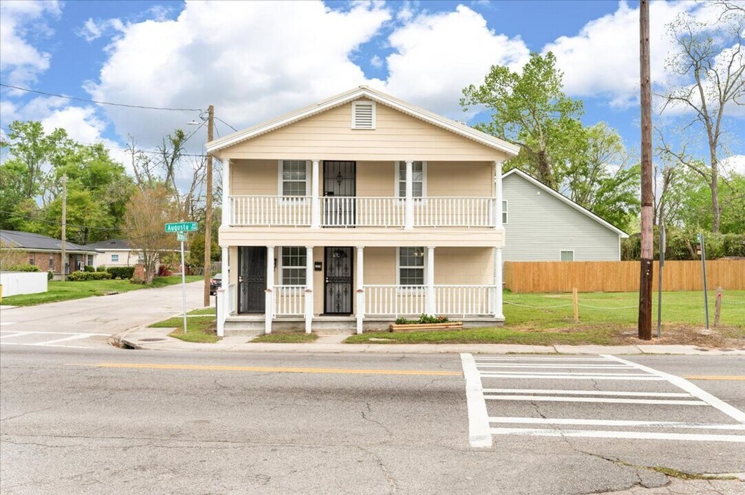 1514 Augusta Ave in Savannah, GA - Building Photo