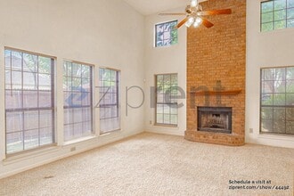 1929 Pinecrest Dr in Carrollton, TX - Building Photo - Building Photo