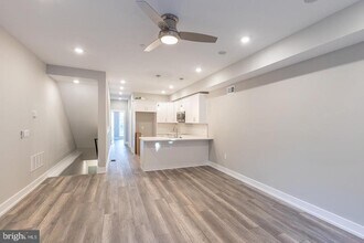 2040 N 19th St in Philadelphia, PA - Building Photo - Building Photo