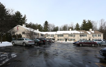 Ballston Pines in Ballston Spa, NY - Foto de edificio - Building Photo