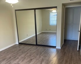 501 East Santa Anita in Burbank, CA - Foto de edificio - Building Photo