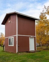 2430 Burtis Ave in North Pole, AK - Building Photo