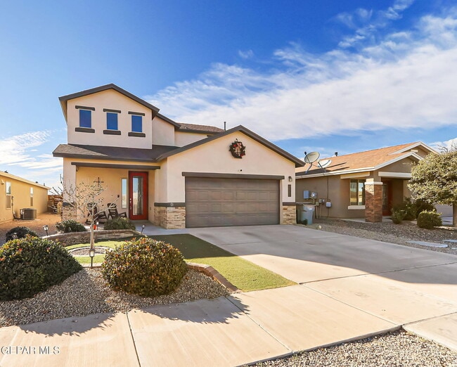 3921 Desert Dunes Dr in El Paso, TX - Building Photo - Building Photo