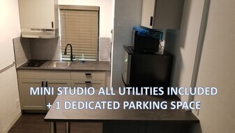 1952 Madison St, Unit Madison Studio in Hollywood, FL - Building Photo