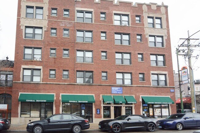 property at 742 W Belmont Ave