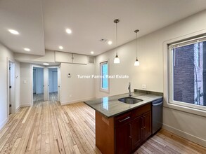 5 Saint Margaret St, Unit 2 in Boston, MA - Building Photo - Building Photo