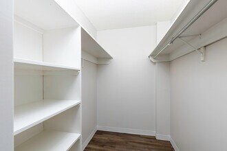 Hillcrest Hampton House in Orlando, FL - Building Photo - Interior Photo