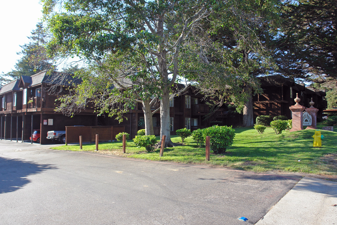 Capitola Mansion Apartments in Capitola, CA - Building Photo