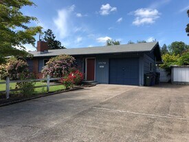 3570 Ferry St in Eugene, OR - Building Photo