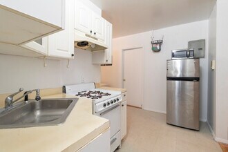 327 E 92nd St in New York, NY - Building Photo - Building Photo